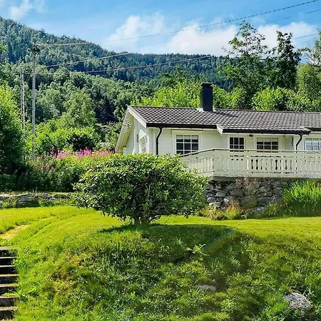 4 Person In Utvik-by Traum Vakantiehuis *