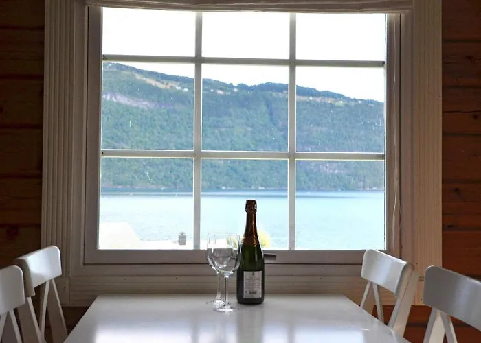 4 Person In Utvik-by Traum *