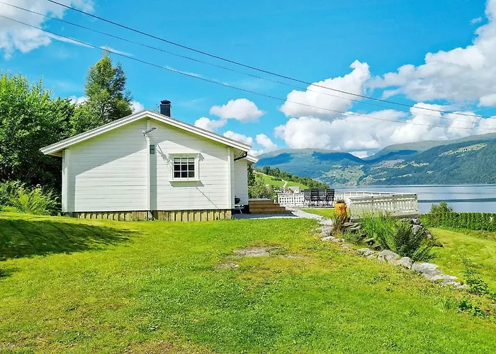 4 Person In Utvik-by Traum Vakantiehuis